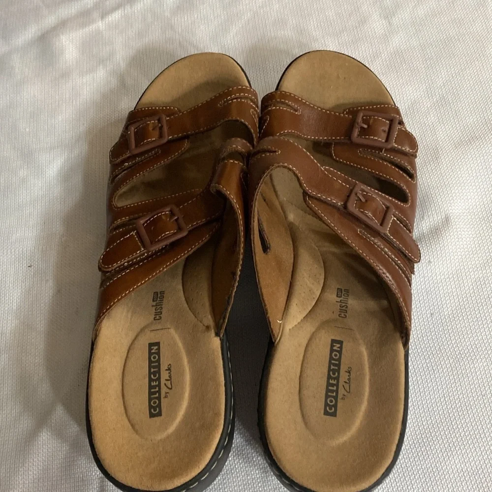 Clarks Wo size 12 Brown Leather Comfort Sandals. FAUX BUCKLE HOOK LOOP‎ STRAPS